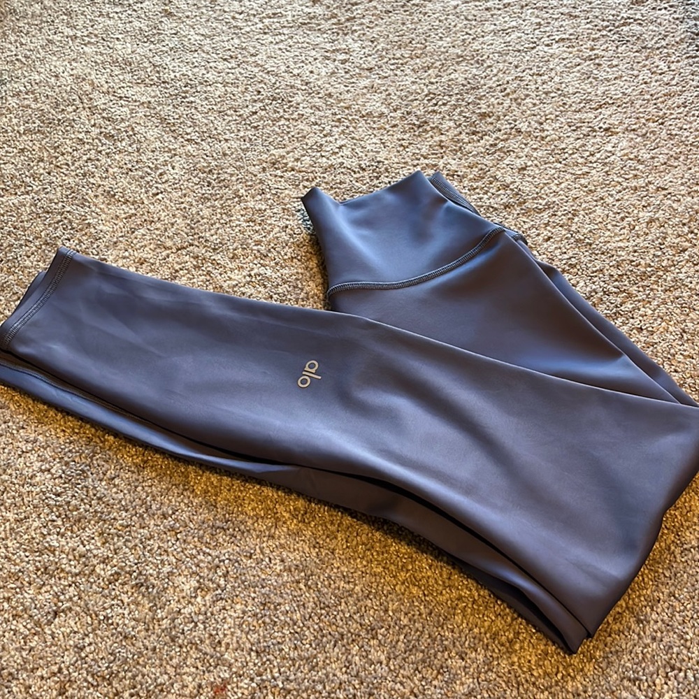 NWOT - ALO leggings - small
